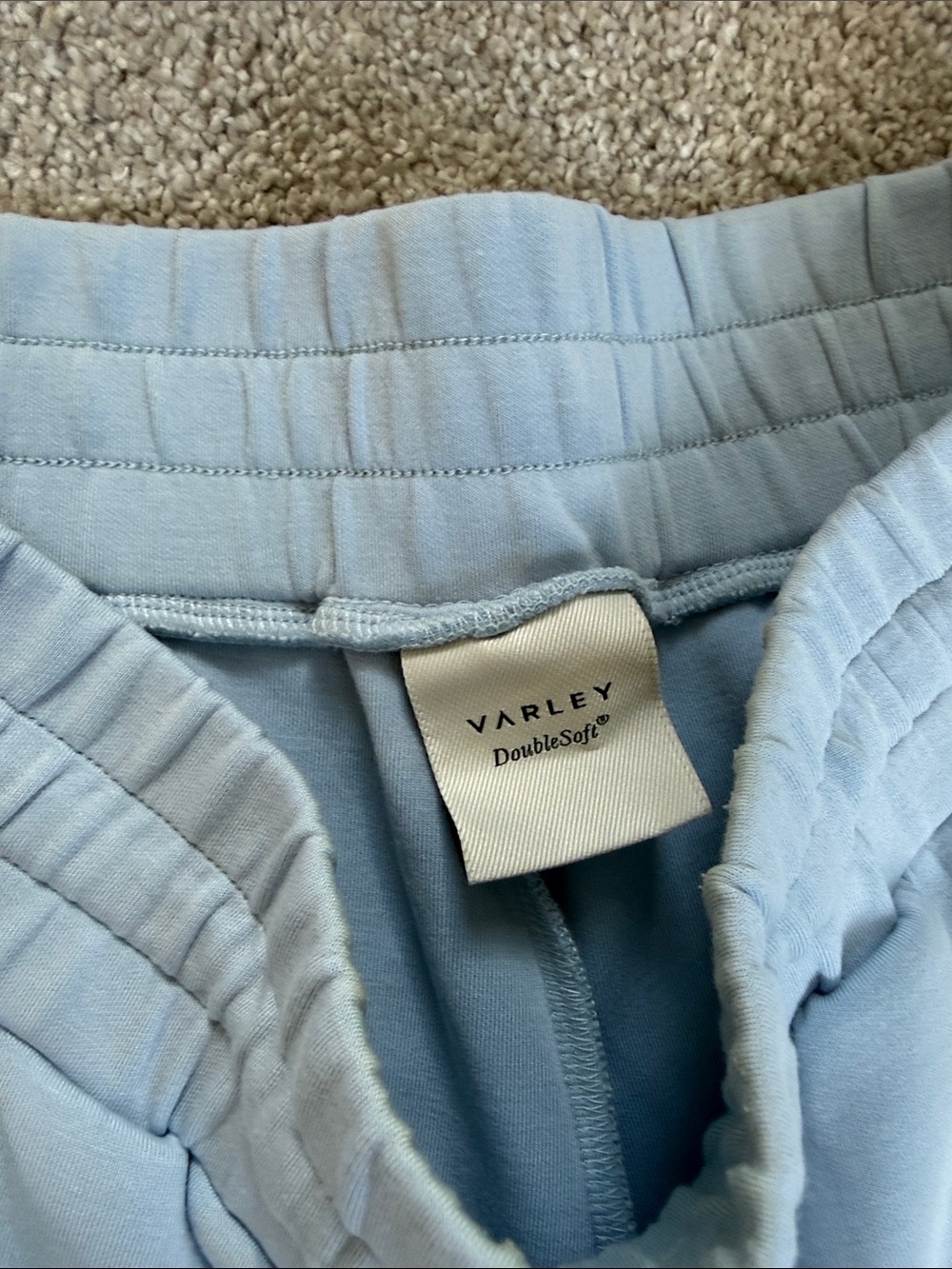 Varley Atrium Shorts - Picture 2 of 3